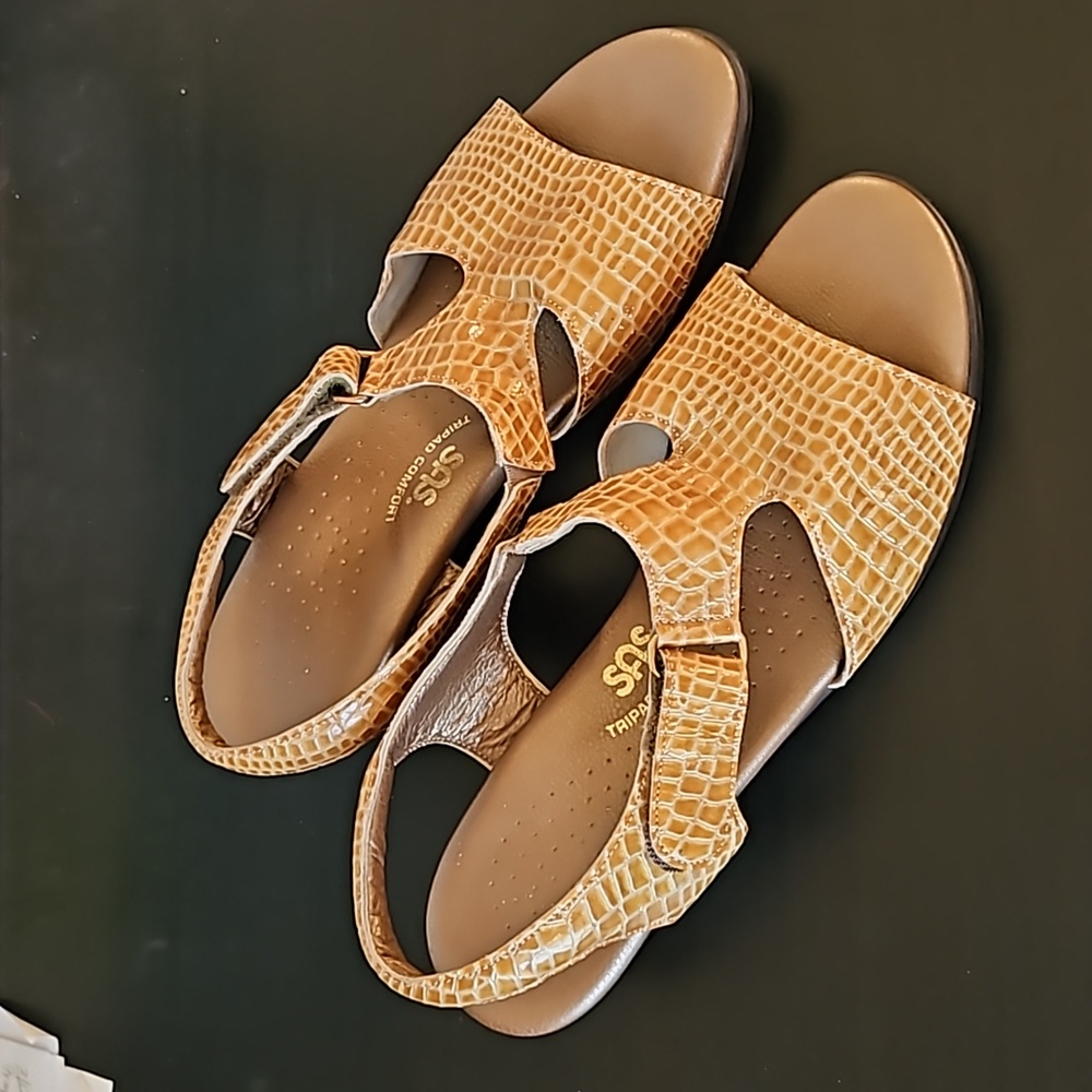 SAS Suntimer Heeled Sandal, tan croc print, size 7 - Picture 3 of 14